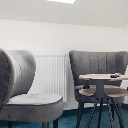 Esencja Warszawy Nowy Swiat By Bookinghost