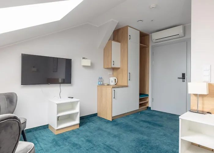 Esencja Warszawy Nowy Swiat By Bookinghost