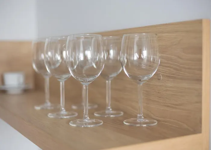 Esencja Warszawy Nowy Swiat By Bookinghost 3*