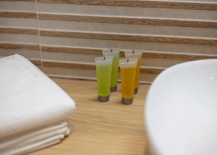 Esencja Warszawy Nowy Swiat By Bookinghost