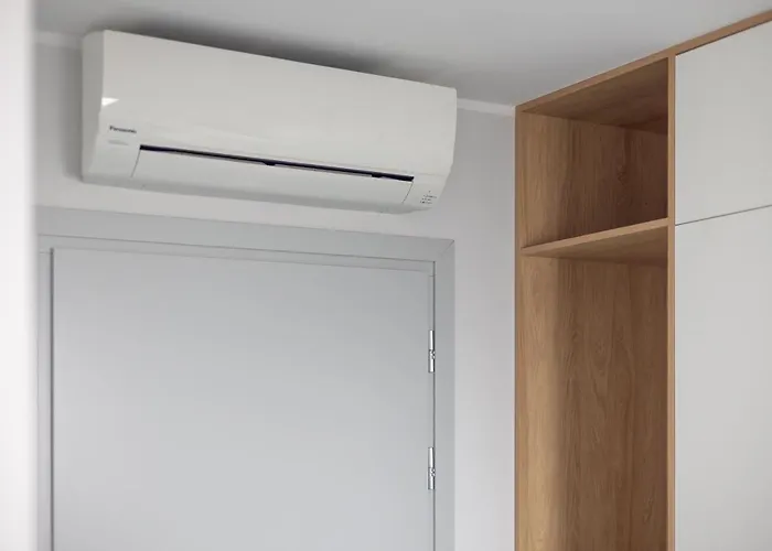 Esencja Warszawy Nowy Swiat By Bookinghost 3*