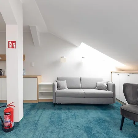 Esencja Warszawy Nowy Swiat By Bookinghost Varsóvia