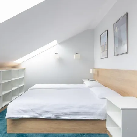 Esencja Warszawy Nowy Swiat By Bookinghost Apartamento