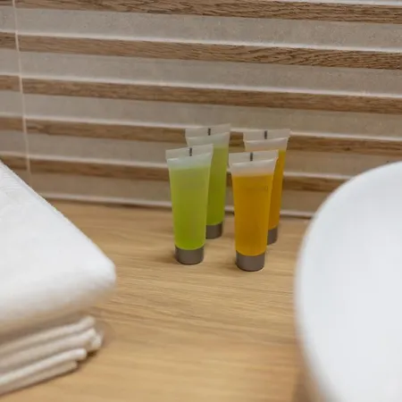 Esencja Warszawy Nowy Swiat By Bookinghost