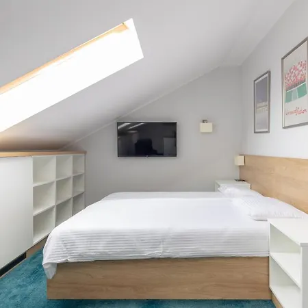 Esencja Warszawy Nowy Swiat By Bookinghost Apartamento