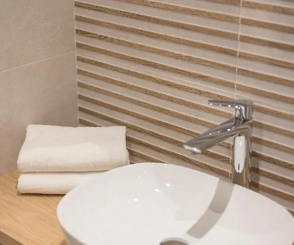 Esencja Warszawy Nowy Swiat By Bookinghost Warsaw