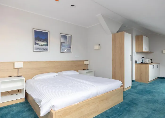 Esencja Warszawy Nowy Swiat By Bookinghost 3*