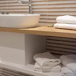 Esencja Warszawy Nowy Swiat By Bookinghost Varsó