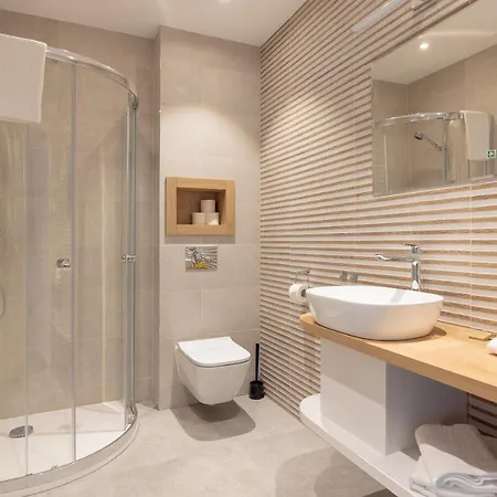 Esencja Warszawy Nowy Swiat By Bookinghost Apartment 3*