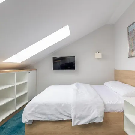 Esencja Warszawy Nowy Swiat By Bookinghost Apartment Warsaw