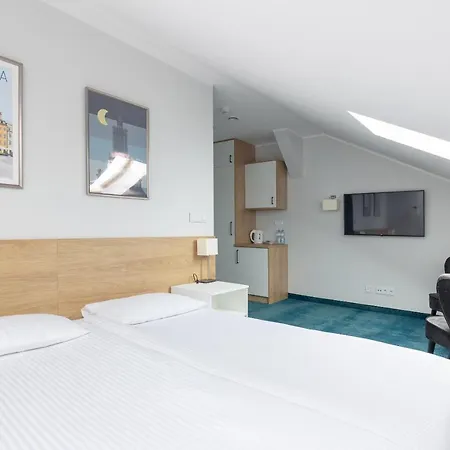 Esencja Warszawy Nowy Swiat By Bookinghost